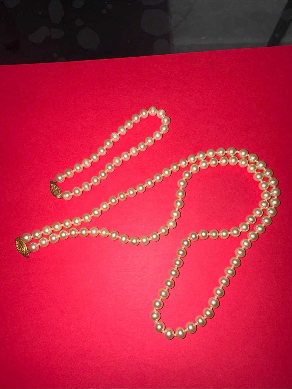 Classic Cultured Pearl Necklace in Light ivory - Picture 5 of 6